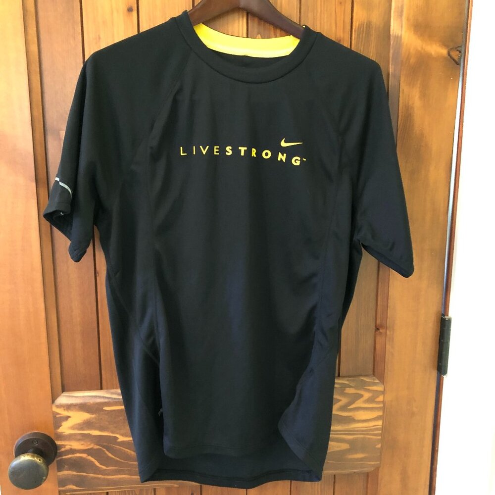 Vintage LIVESTRONG Nike Dri-Fit T-shirt Performance shirt